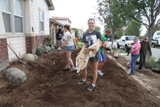 A front yard before the Ocean Friendly Gardens Program